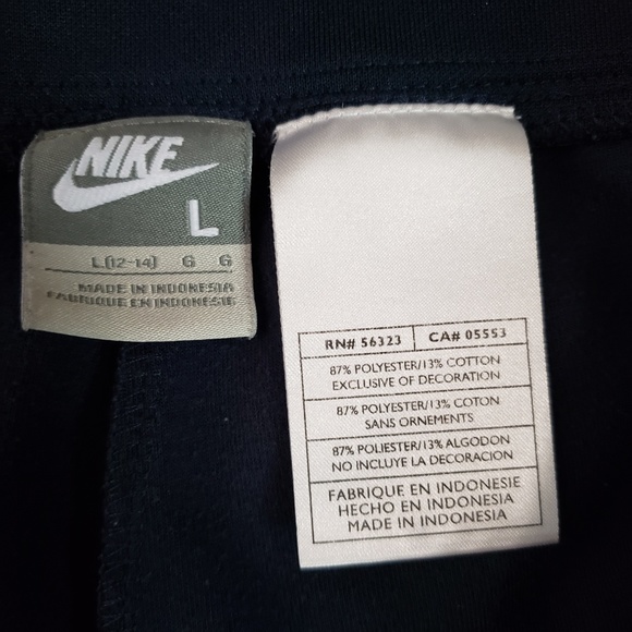NIKE Capri Athletic Pants - Picture 4 of 5